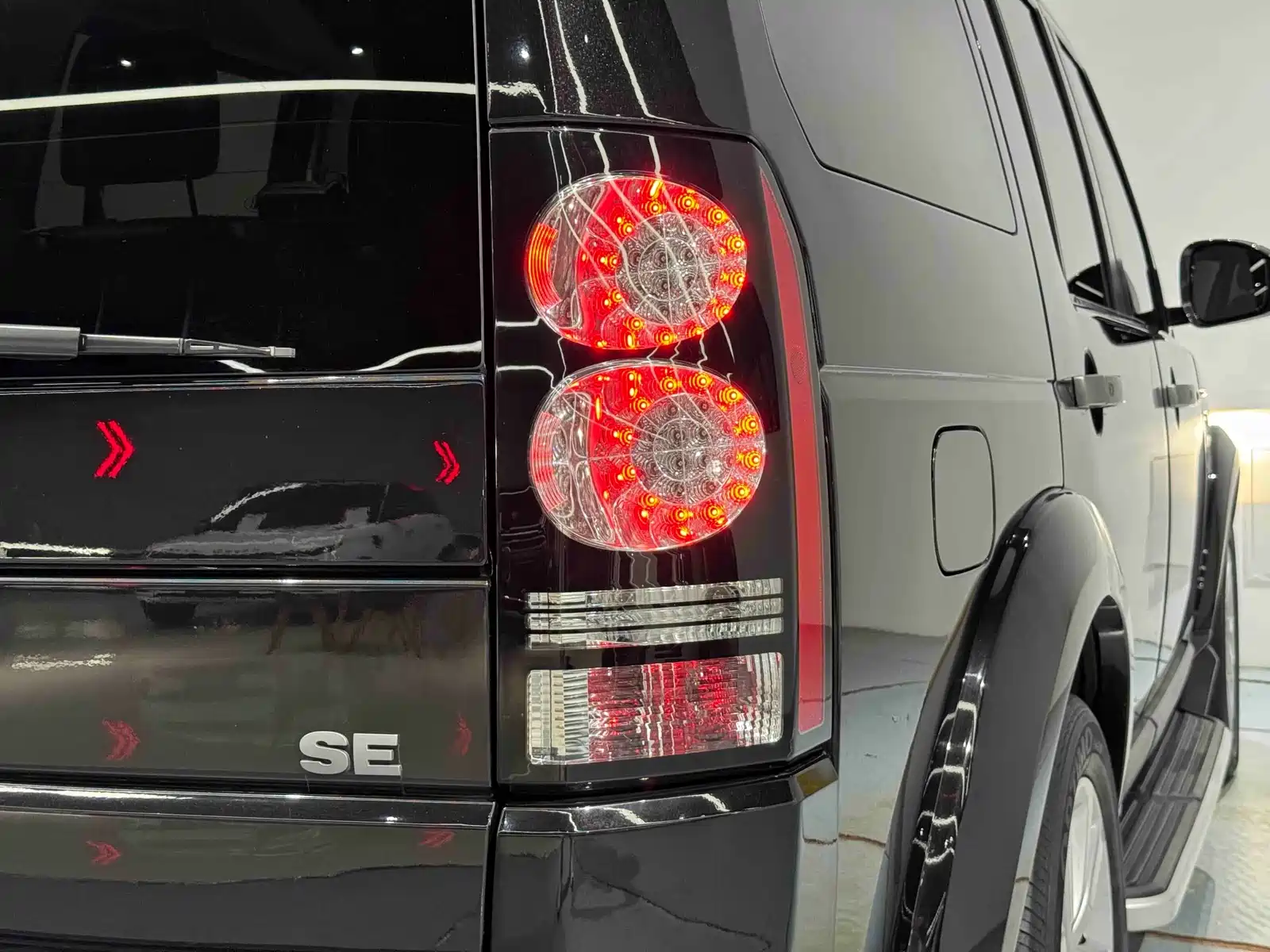 صورة 17 - Land Rover Discovery