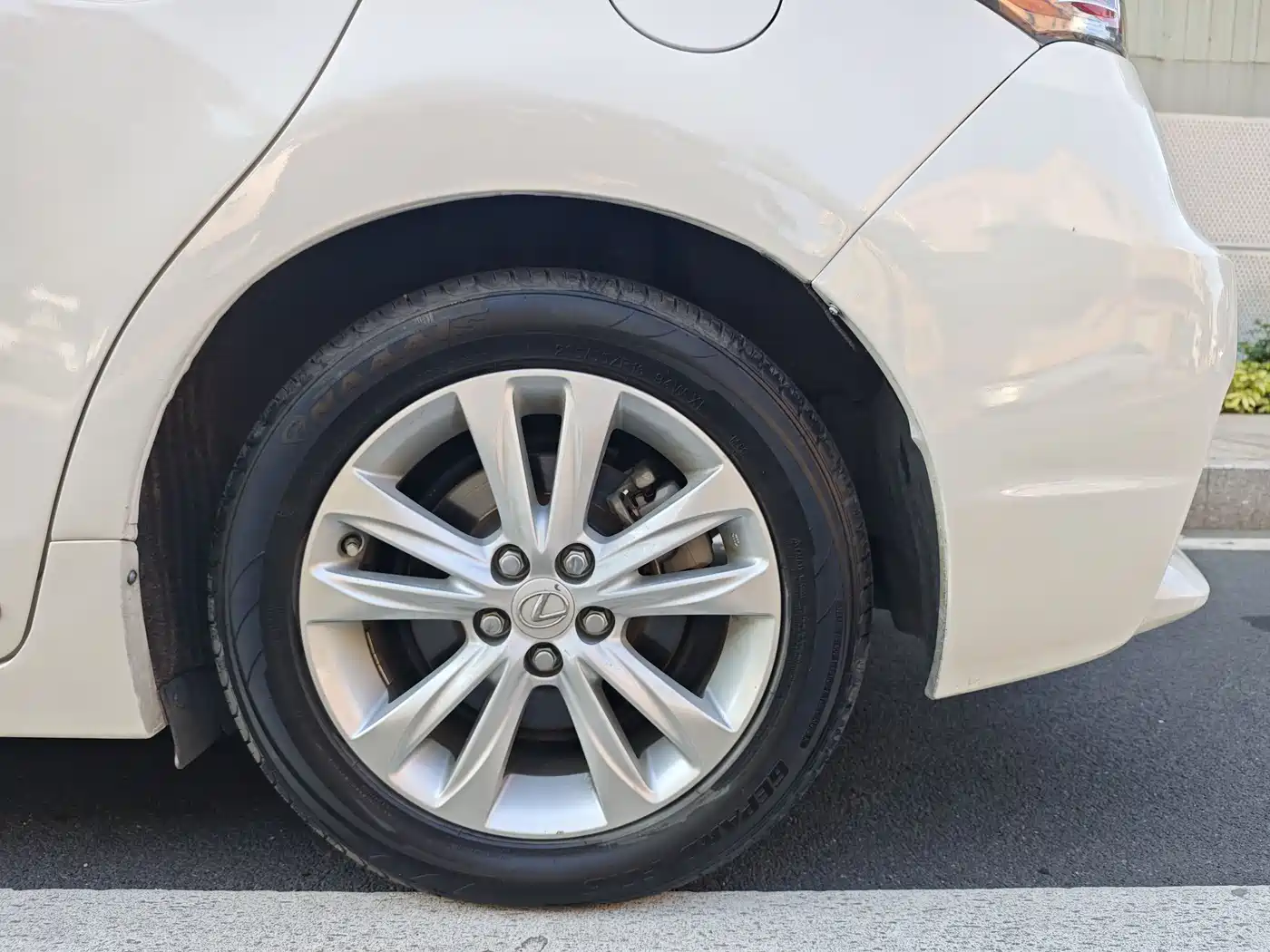 Lexus CT 2015 CT200h Dark Knight Edition фото 12