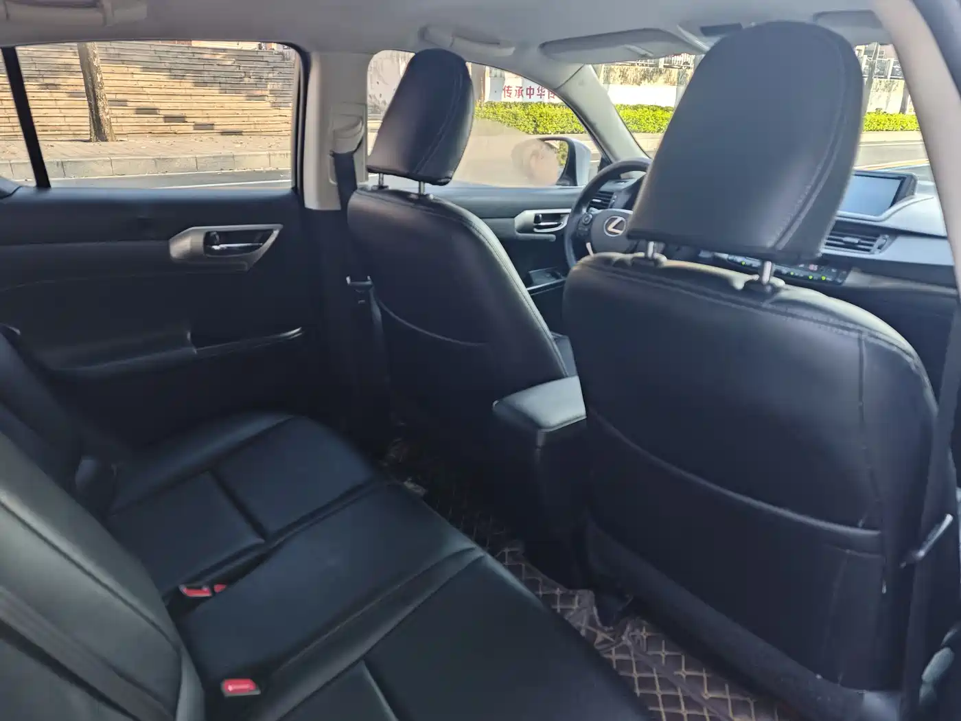 Lexus CT 2015 CT200h Dark Knight Edition фото 25