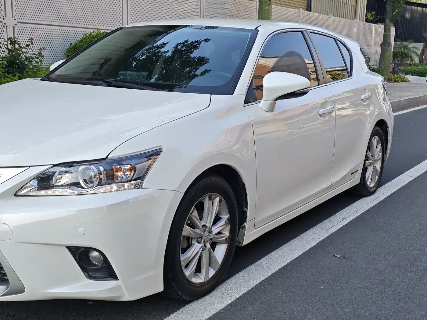 Lexus CT 2015 CT200h Dark Knight Edition фото 15