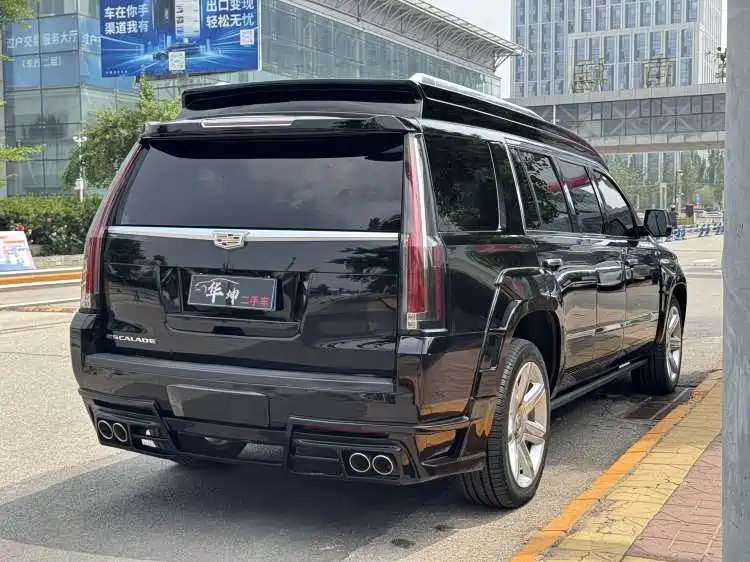 Cadillac Escalade 2017 6.2L ESV Platinum Extended фото 3