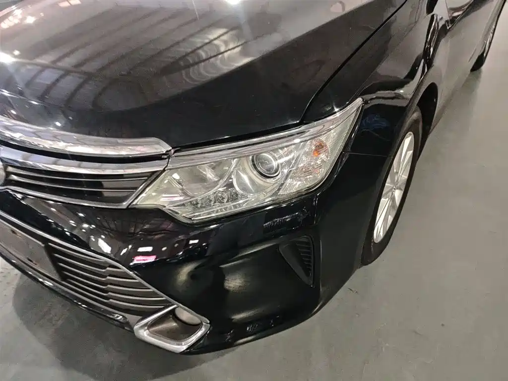 Toyota Camry 2015 2.0G Leading Edition фото 18