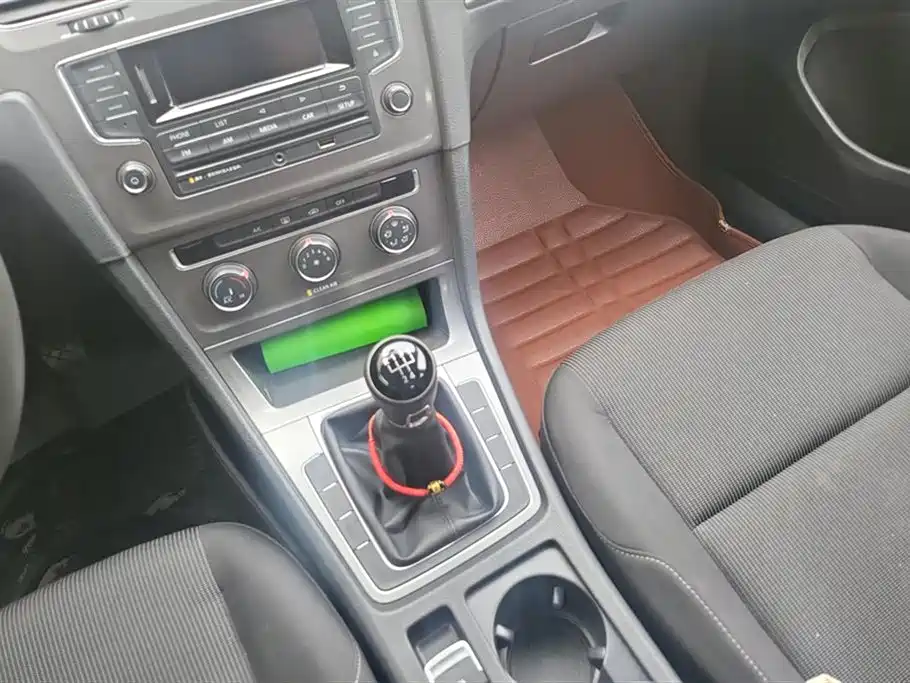 Volkswagen Golf 2016 1.6L Manual Fashion фото 16