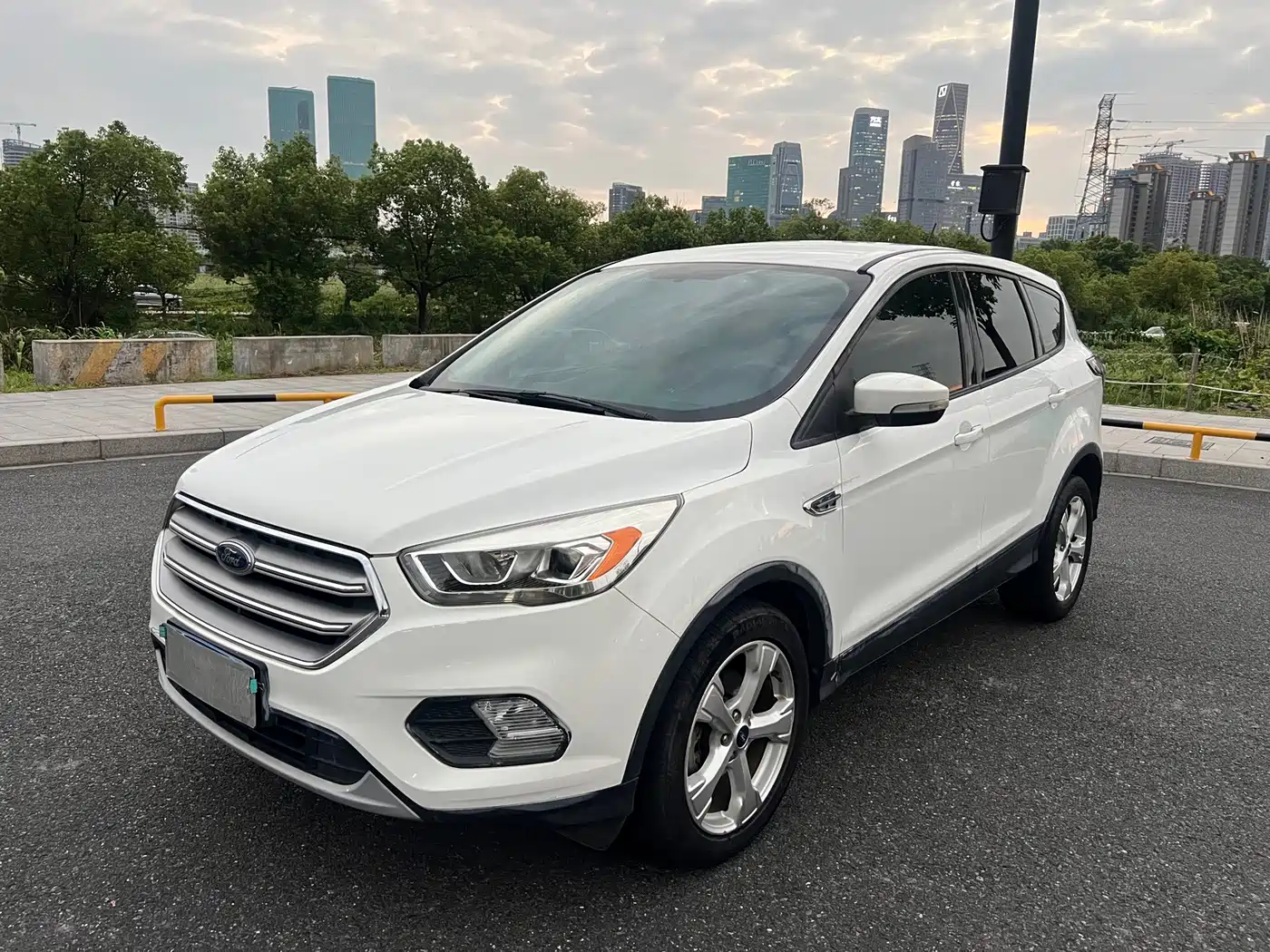 Ford Kuga 2018 2017 EcoBoost 180 FWD Elite