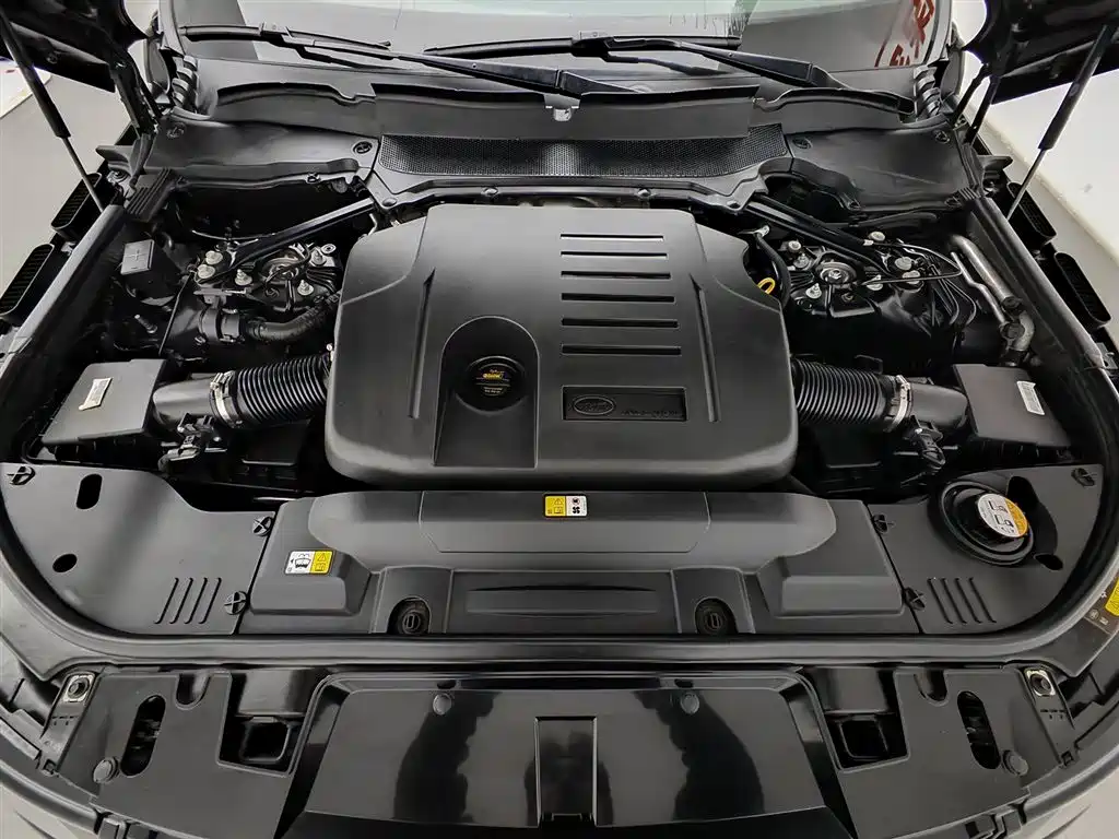 Land Rover Range Rover Sport 2021 3.0 L6 Gloss Black Edition фото 6