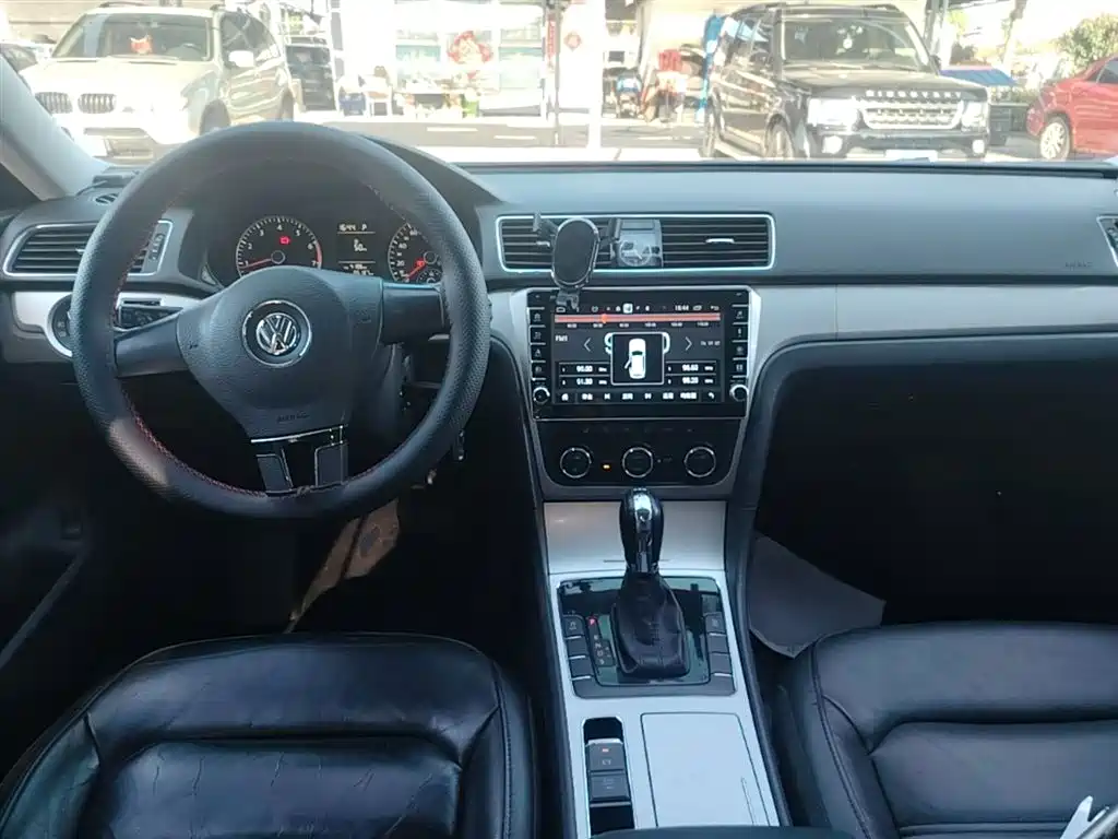 Volkswagen Passat 2014 1.8TSI DSG Luxury Edition фото 10