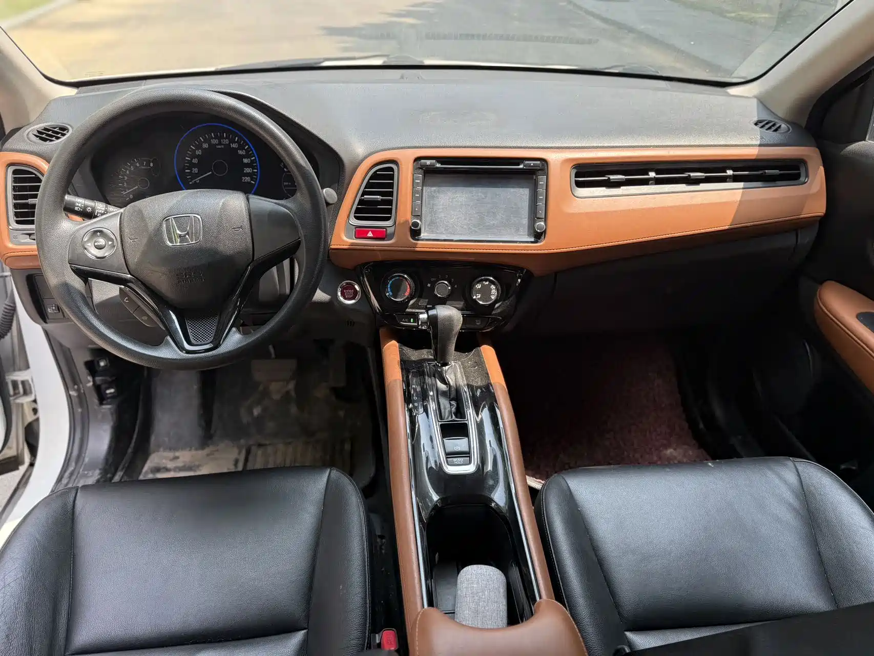 Photo 3 - Honda Vezel