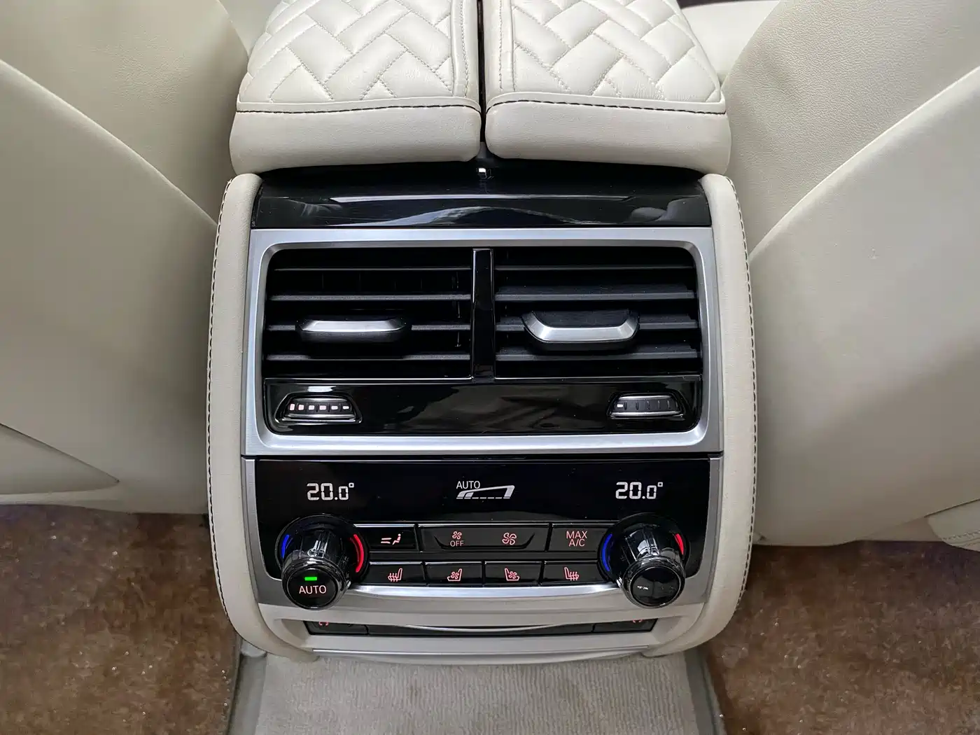 BMW 7 Series 2022 740Li xDrive Executive Luxury Package фото 21