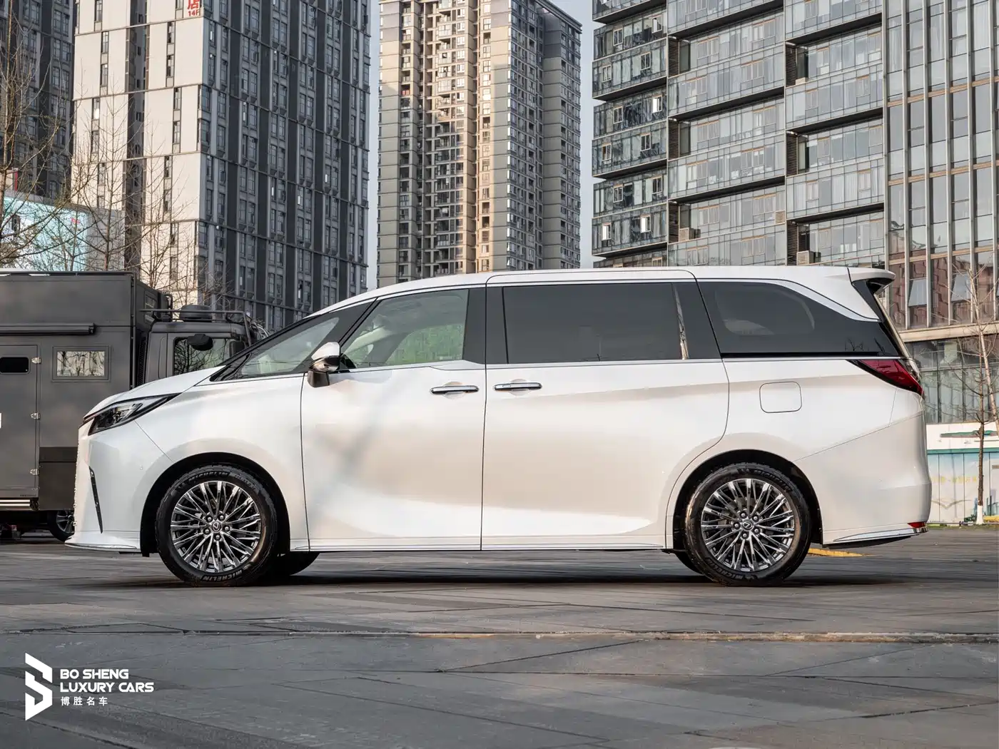 Lexus LM 2025 Model 350h Seven-Seater Elegance Edition фото 31