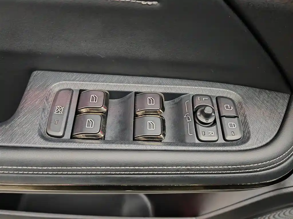 Lynk & Co 01 2021 2.0TD AWD Halo Sport фото 9