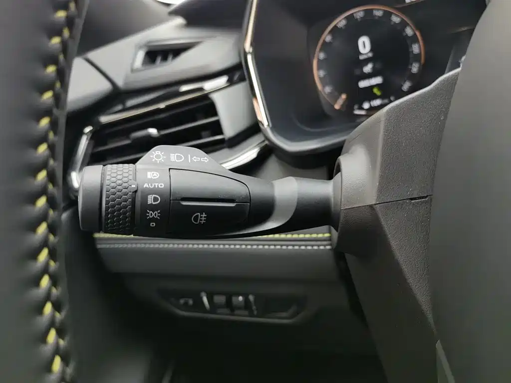 Lynk & Co 06 2023 Remix 1.5T Power Halo фото 21