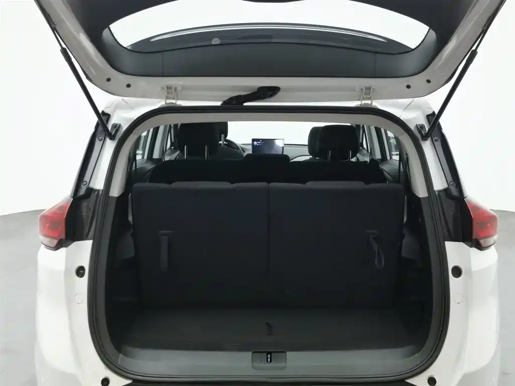Chevrolet Volando 2018 530T Auto Sport Edition (5+2 seater) China V фото 16