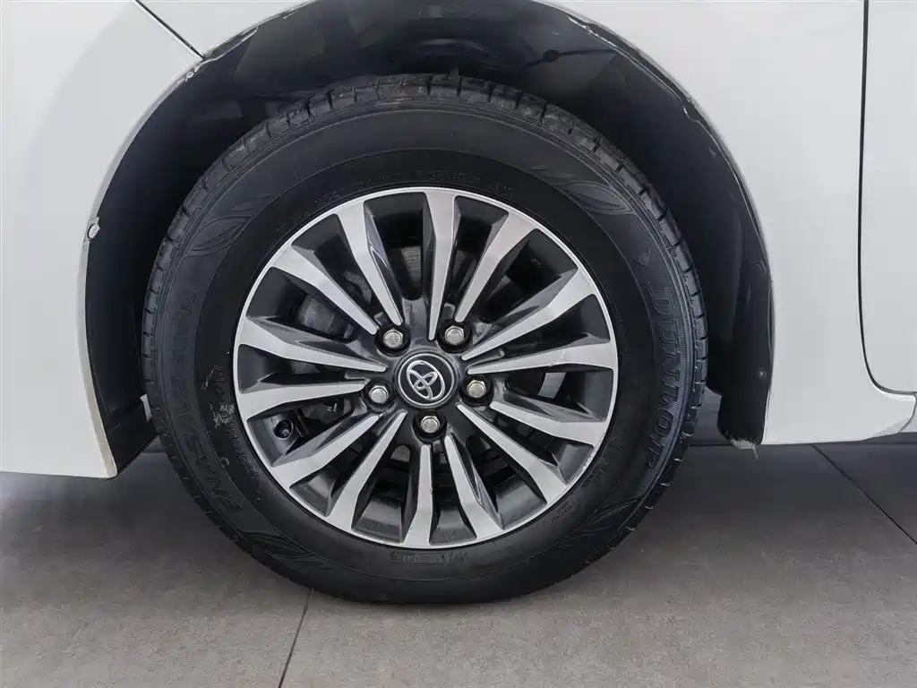 Toyota Corolla 2018 1.2T S-CVT GL-i Smart Shine Edition фото 17