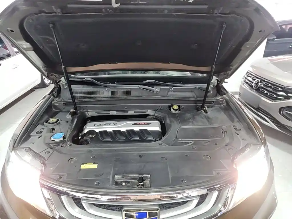 Фото 20 - Geely Atlas