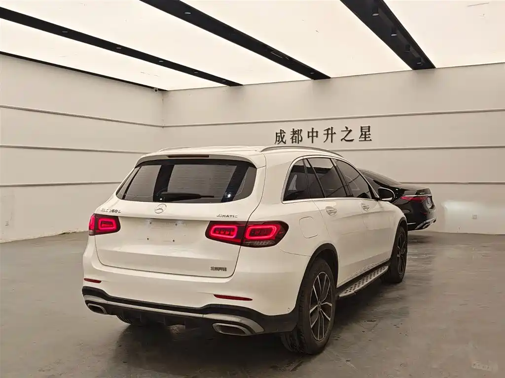 MERCEDES-BENZ GLC