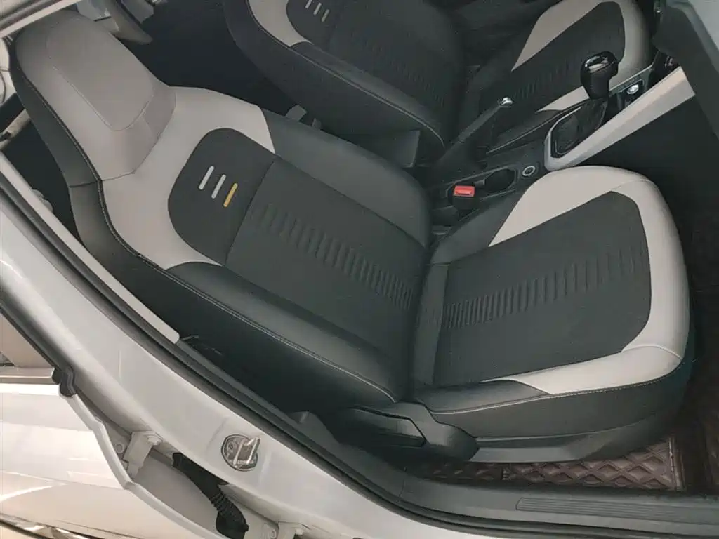 Volkswagen Polo 2021 Plus 1.5L Automatic Colorful Tech Edition фото 25