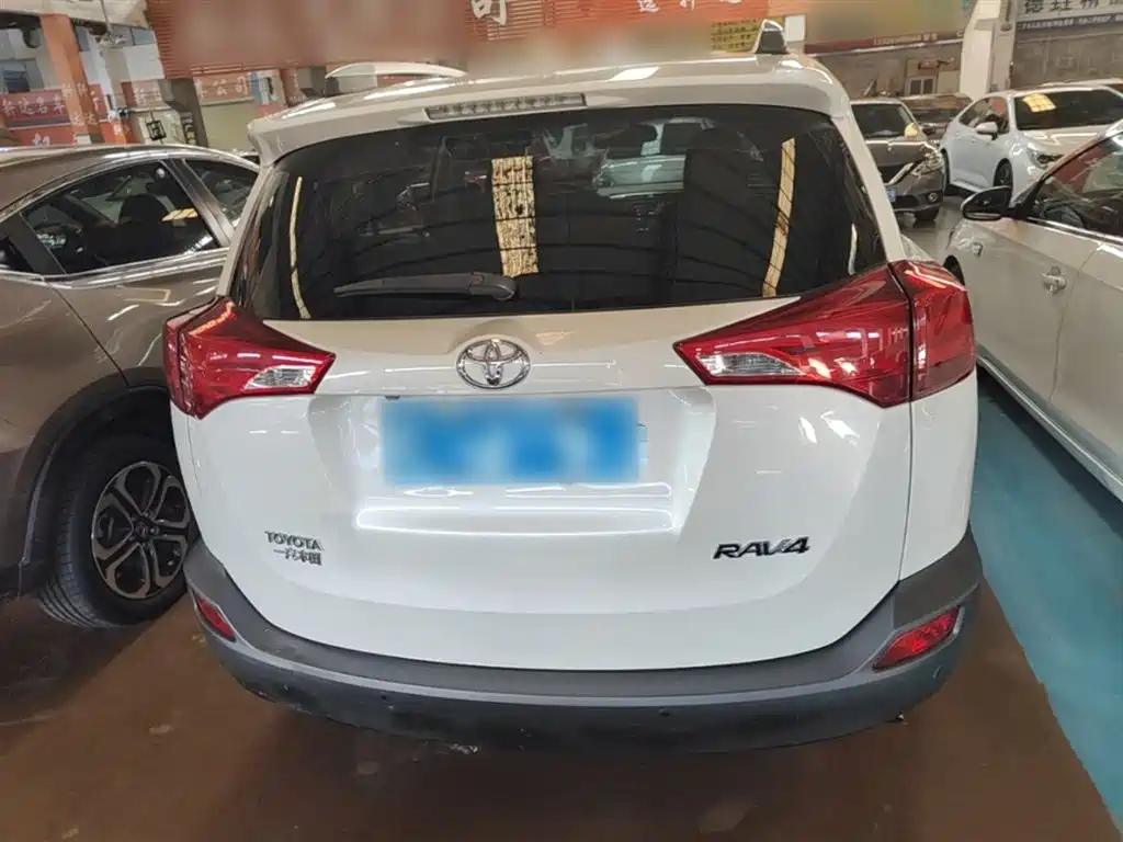Toyota RAV4 Rongfang 2015 2.0L CVT 2WD Trend Edition фото 6