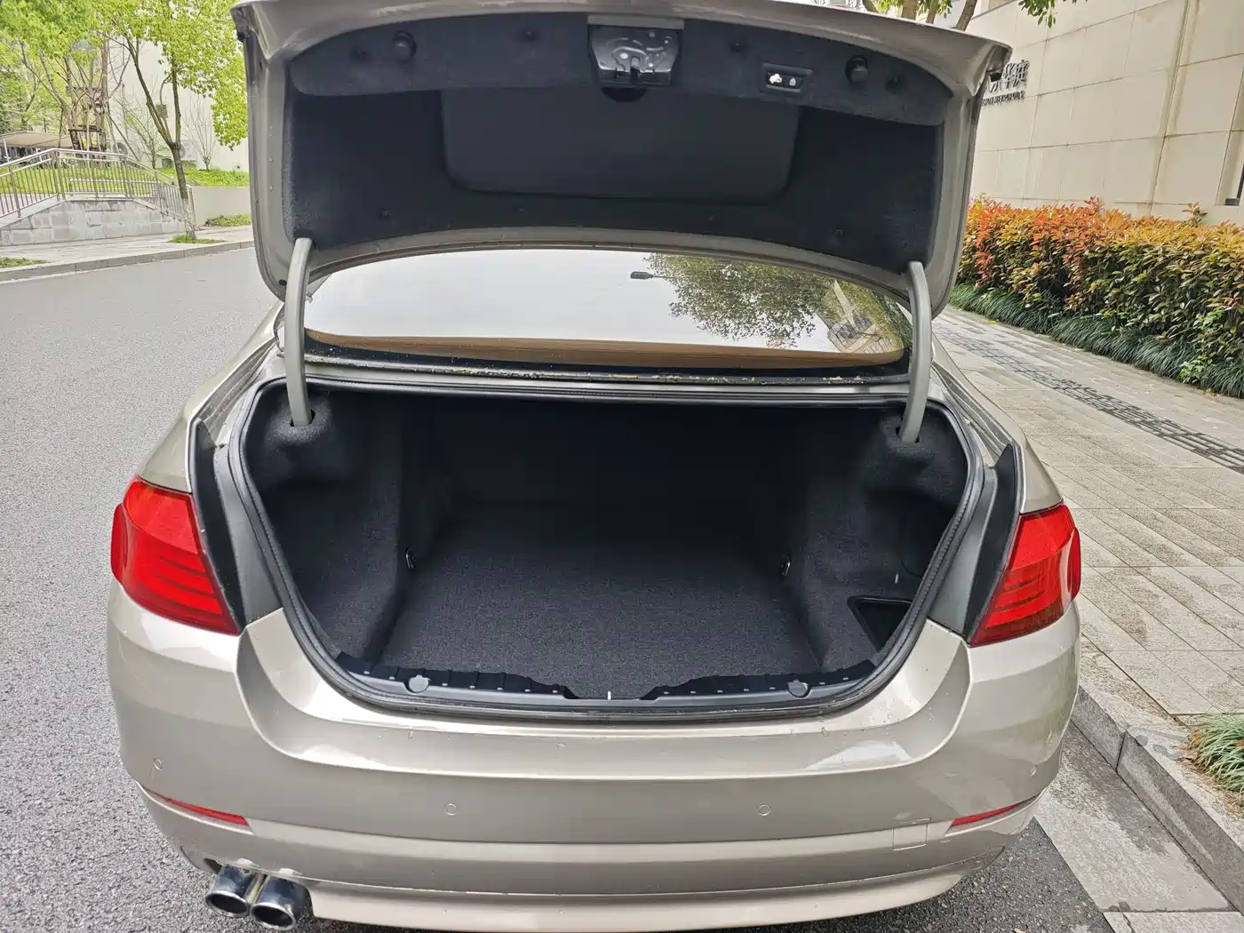 BMW 5 Series (Import) 2012 528i xDrive Luxury Model фото 21