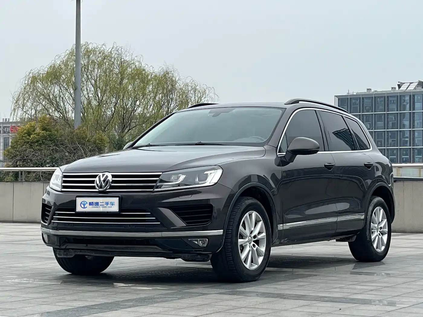 VOLKSWAGEN TOUAREG