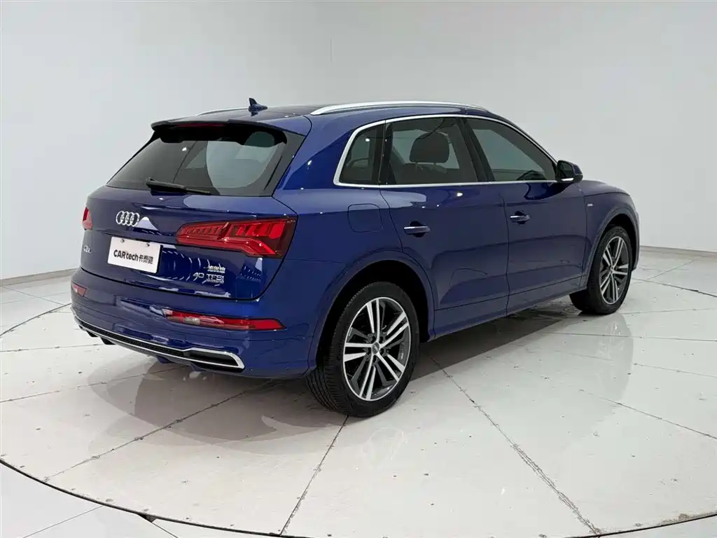 Audi Q5L 2020 Facelift 40 TFSI Honor Fashion фото 8