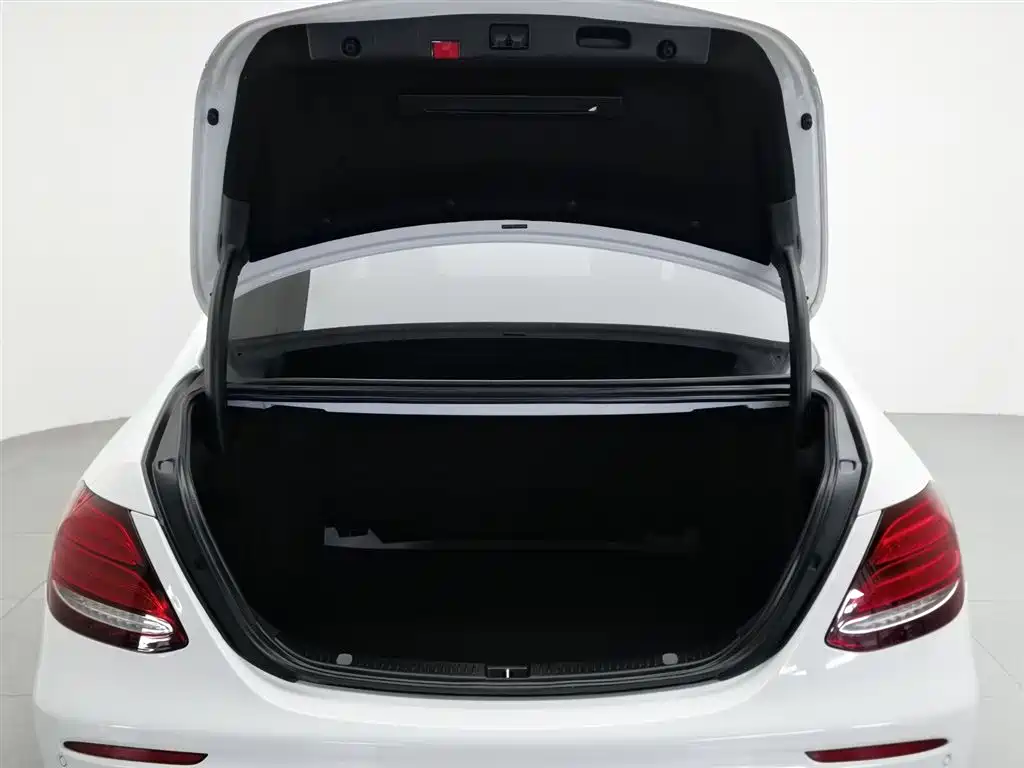 Mercedes-Benz E-Class 2020 Facelift E 260 L Sport фото 16