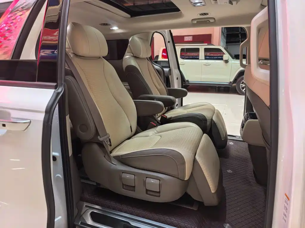 Kia Carnival 2022 2021 2.0T Flagship Edition