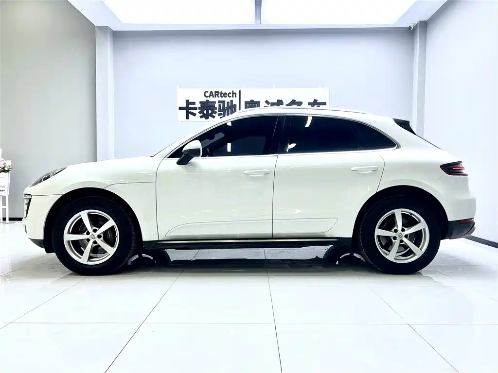 Porsche Macan 2017 Macan 2.0T фото 2