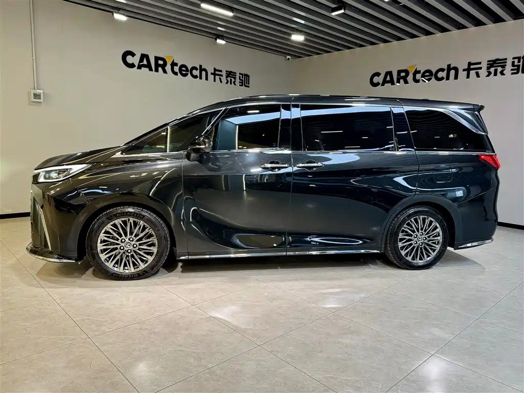 Lexus LM 2023 350h 7-Seater Elegance Edition фото 7