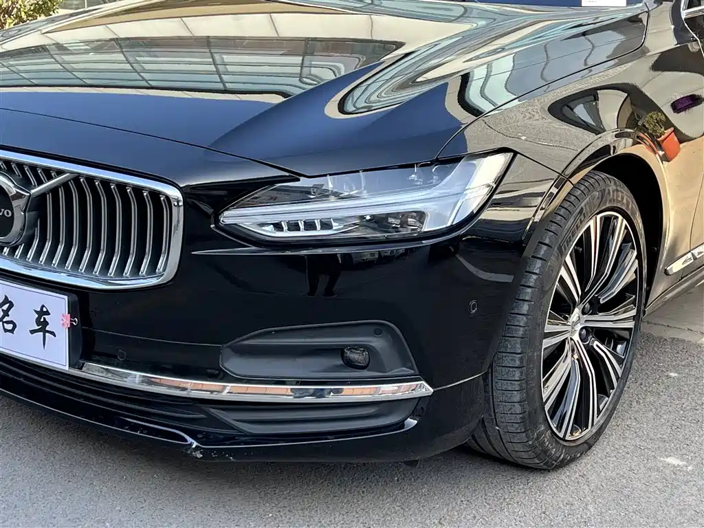 Photo 3 - Volvo S90