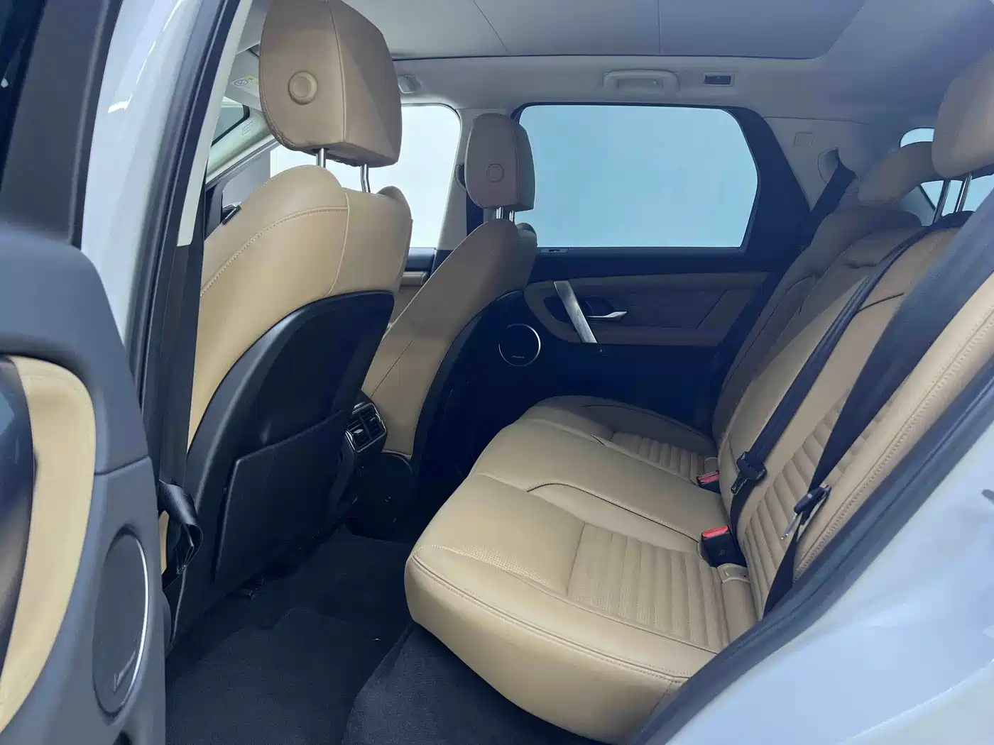 Land Rover Discovery Sport 2025 249PS Performance Tech Edition фото 10