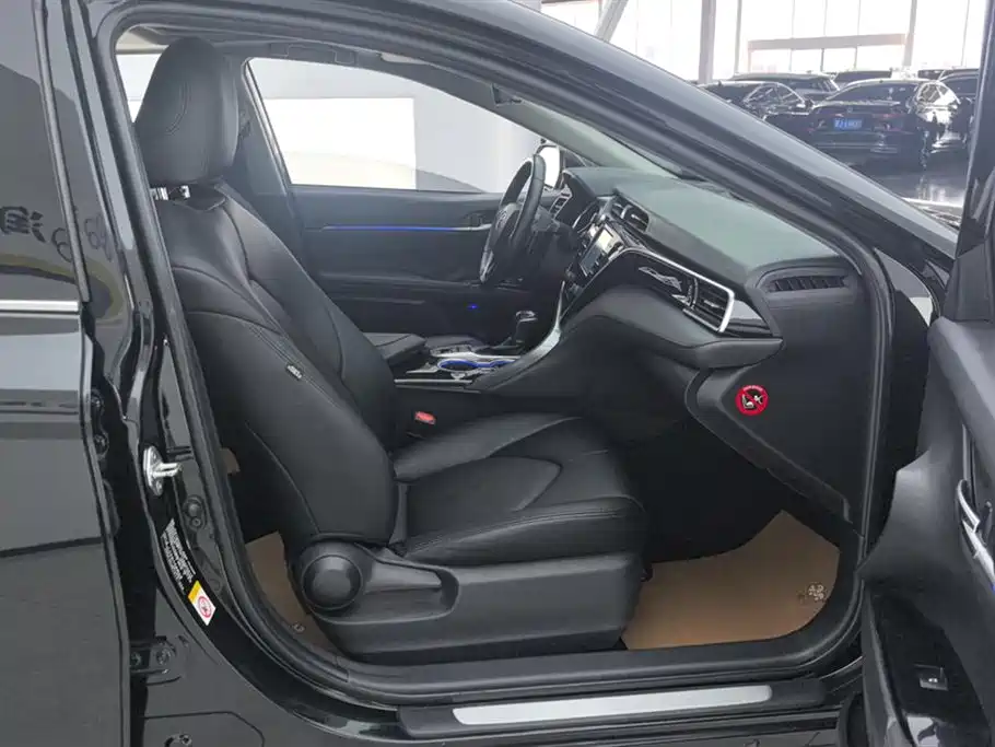 Toyota Camry 2018 2.0S Sport Edition фото 8