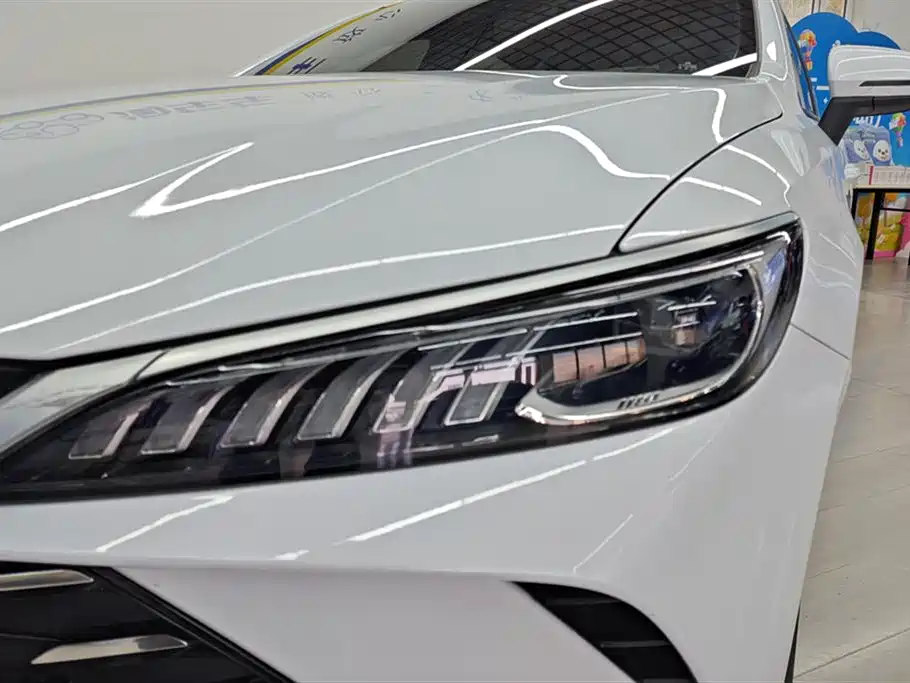 BYD Qin PLUS 2025 DM-i Smart Drive 55KM Leader фото 5
