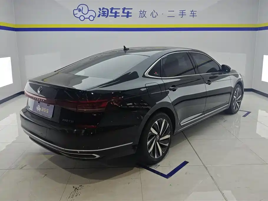 Volkswagen Passat 2022 330TSI Starlight Elite Edition фото 3