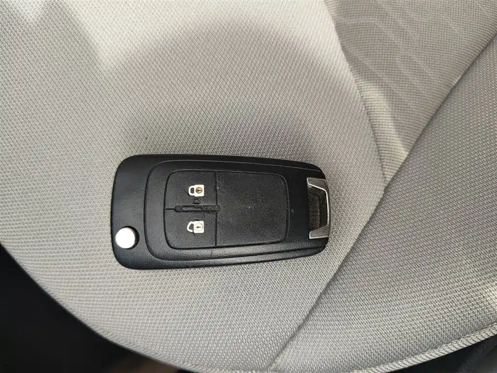 Chevrolet Sail 2015 Sail 3 1.5L Manual Ideal Sunroof Edition фото 9