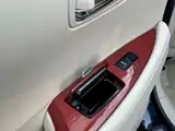 Фото 12 - Lexus ES