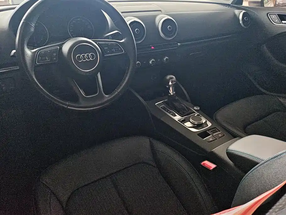 Audi A3 2018 30th Anniversary Sportback 35 TFSI Fashion фото 12