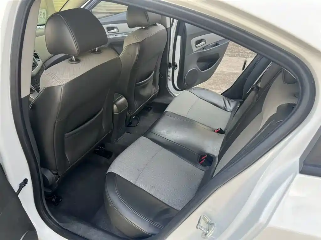 Chevrolet Cruze 2013 Model 1.6L SE AT фото 7