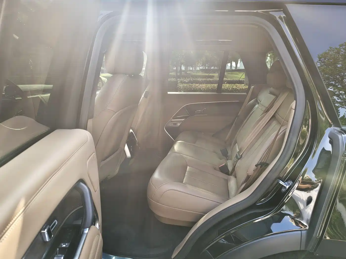 Land Rover Range Rover 2024 3.0 L6 360PS Golden Age Edition фото 8