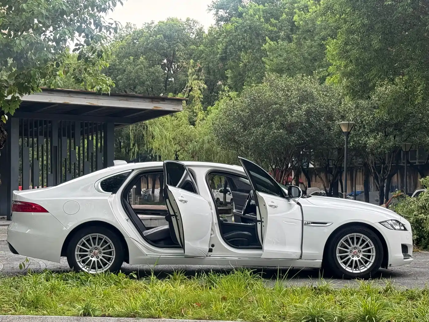 Фото 7 - Jaguar XFL