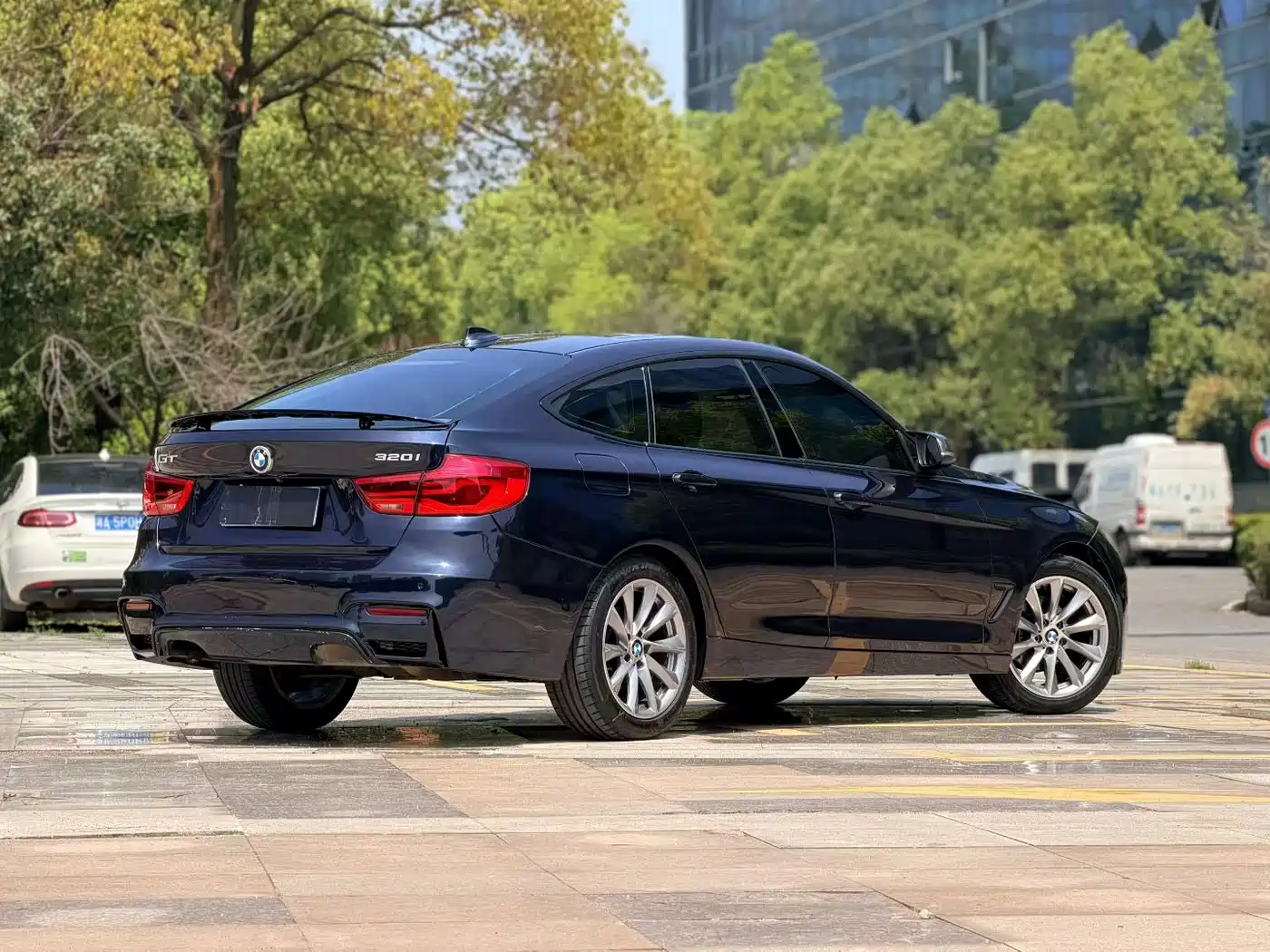 BMW 3 Series GT 2016 320i Fashion Style фото 7