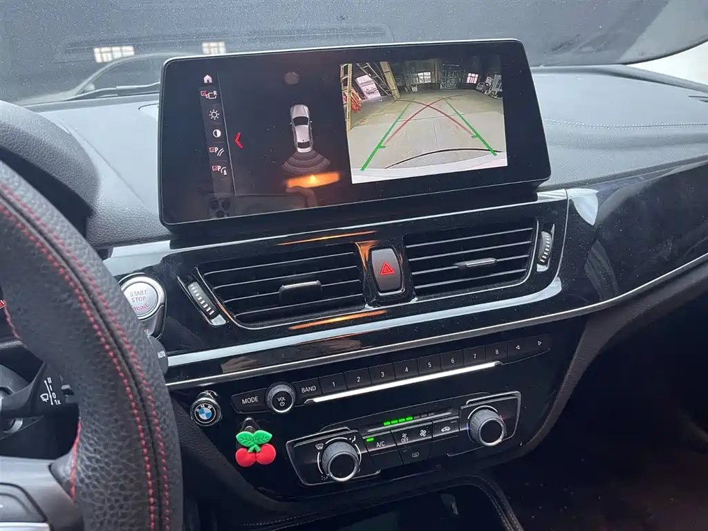 BMW 1 Series 2022 120i M Sport Shadow Edition фото 18