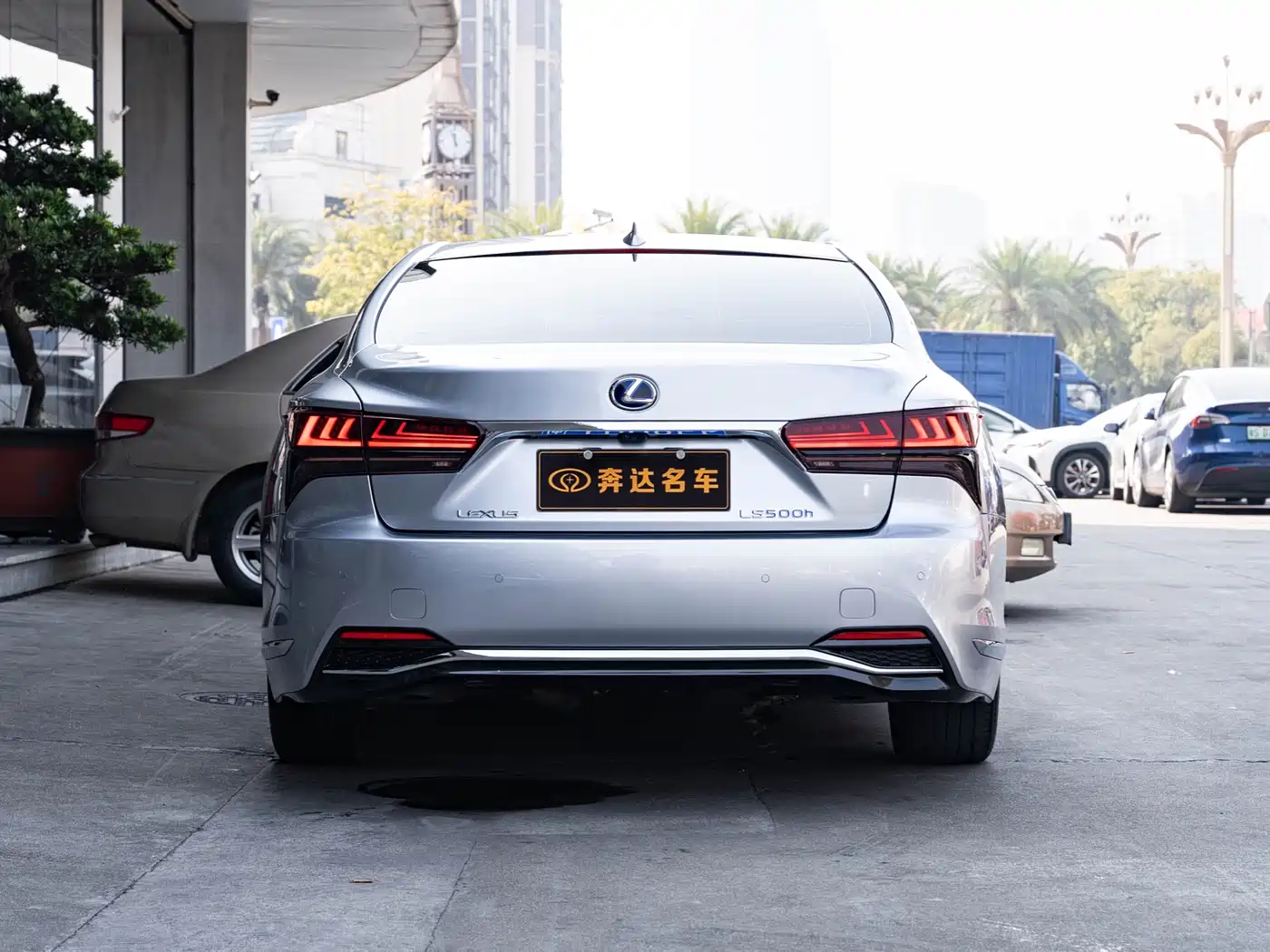 Lexus LS 2021 500h Executive Edition фото 5