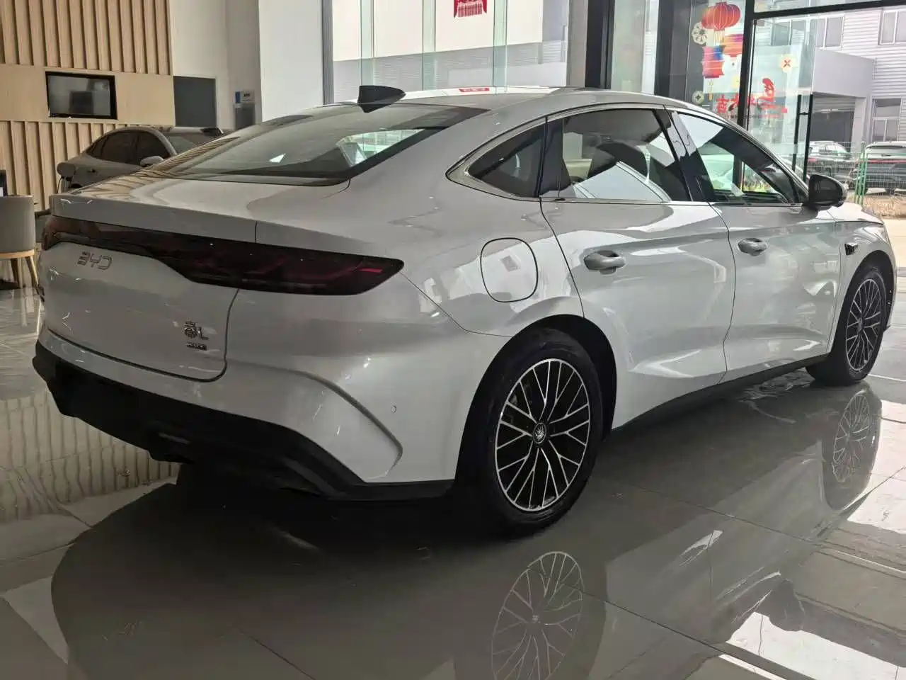 BYD QIN L