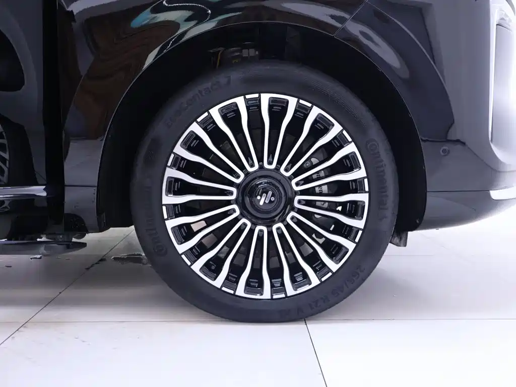 IM Motors IM LS9 2025 2026 Model 52kWh Base Version