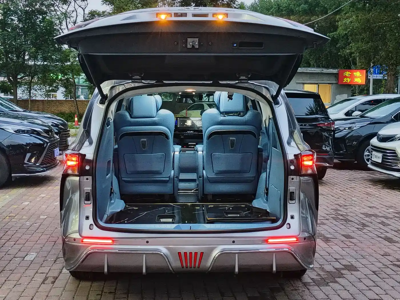 Toyota Sienna 2021 2.5L Hybrid Comfort Edition фото 17