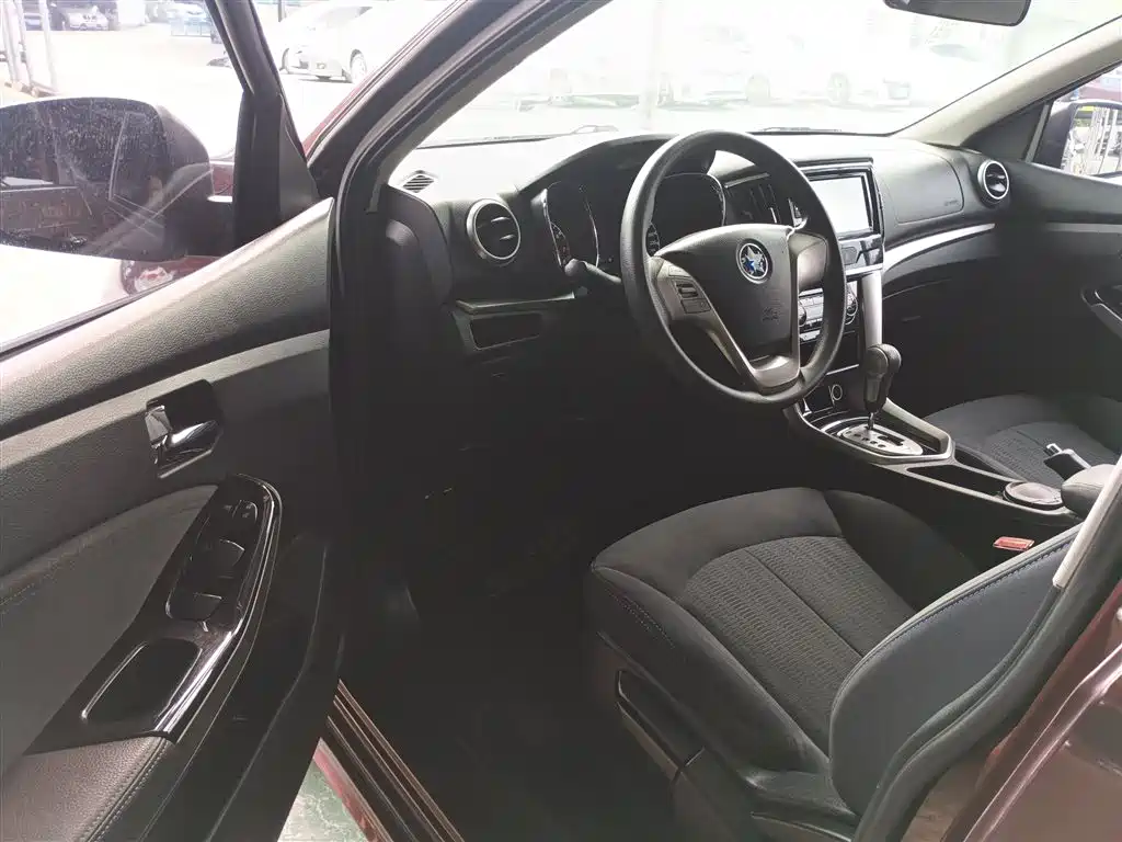Venucia T70 2017 2016 2.0L CVT Rui Qu Edition