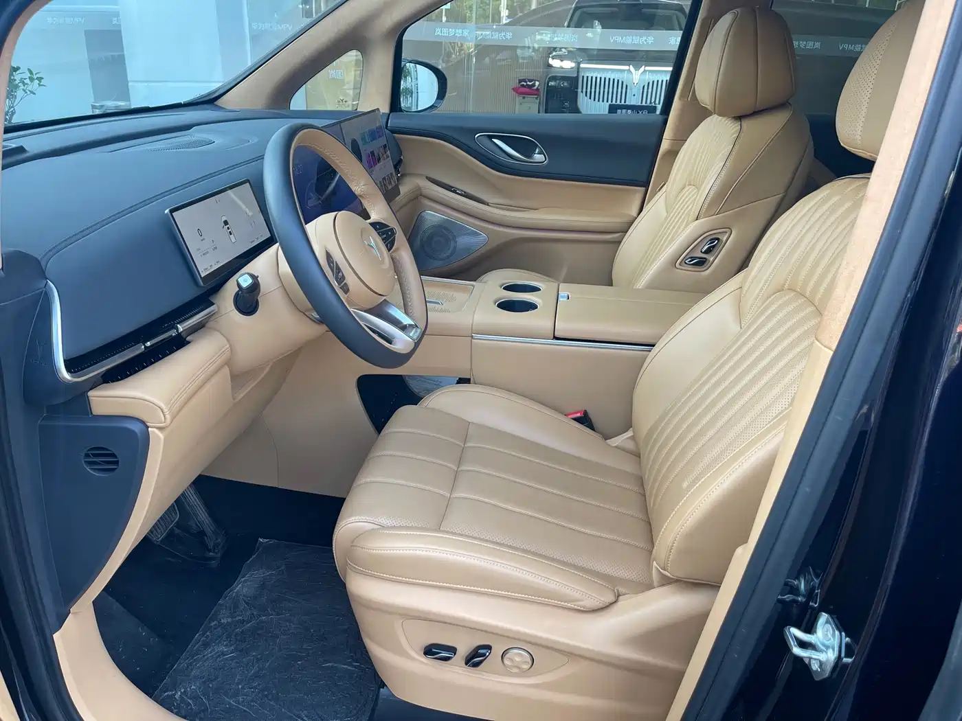 Voyah Auto Voyah Dreamer 2025 PHEV AWD Flagship Kunpeng Edition фото 17