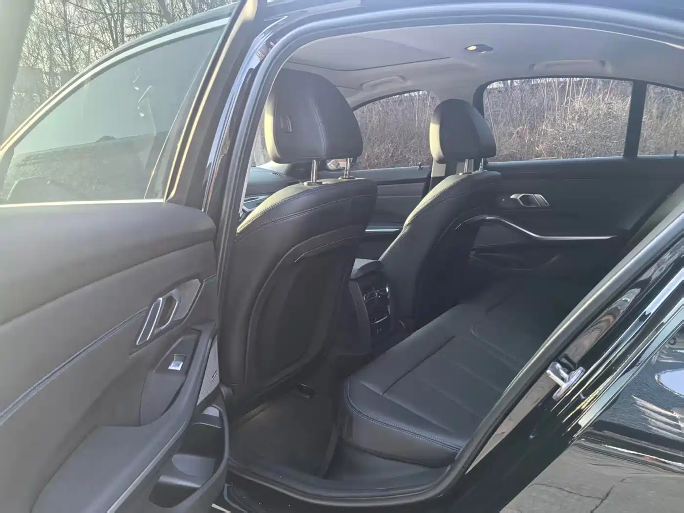 BMW 3 Series 2024 320i M Sport Package фото 5