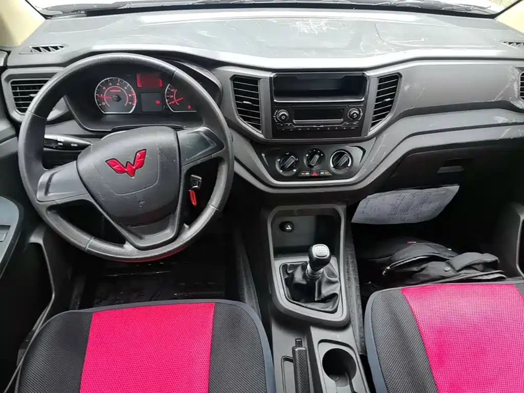 Wuling Motors Wuling Hongguang V 2024 2022 1.5L Power Take Edition Electric Power Steering LAR