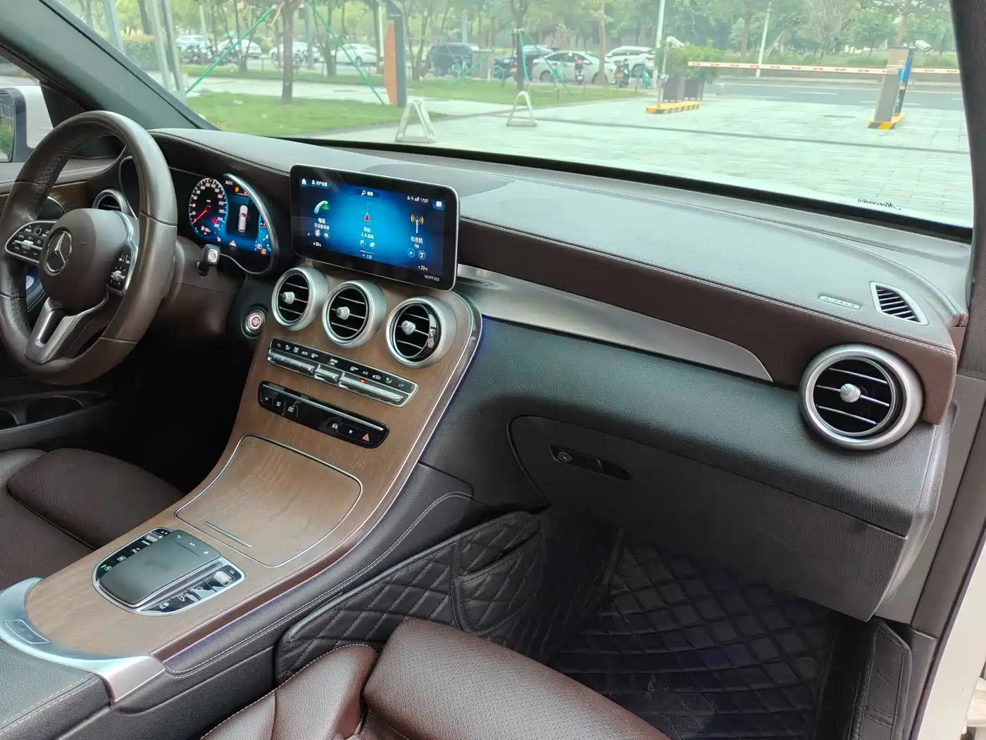 Mercedes-Benz GLC 2020 Facelift GLC 300 L 4MATIC Dynamic фото 6
